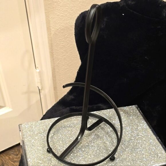 Spectrum  Diversified Ashley Paper Towel Holder - Picture 8 of 9